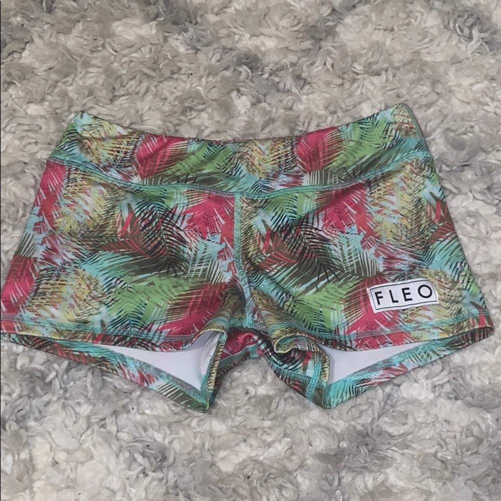 FLEO shorts
